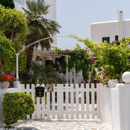 Ricos Two Bedroom House - Naoussa Paros エクステリア 写真