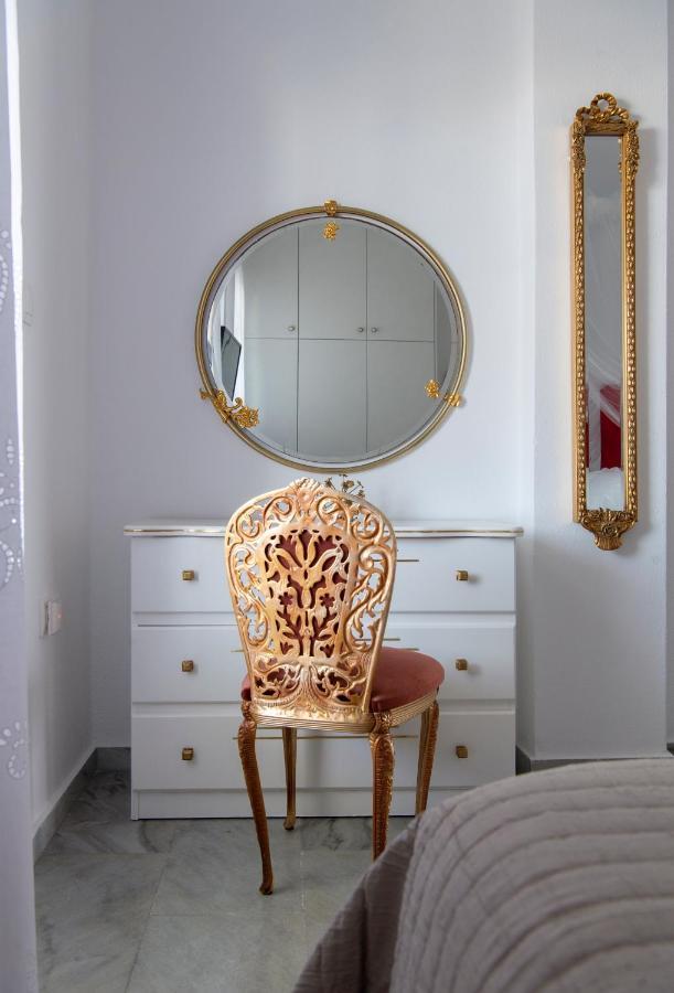 Ricos Two Bedroom House - Naoussa Paros エクステリア 写真